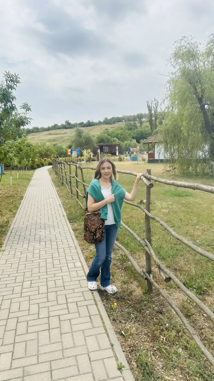 Olga Podoleanu ( olgapodoleanu )