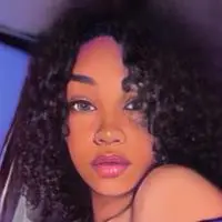 Raevyn Olivia ( raevynolivia )