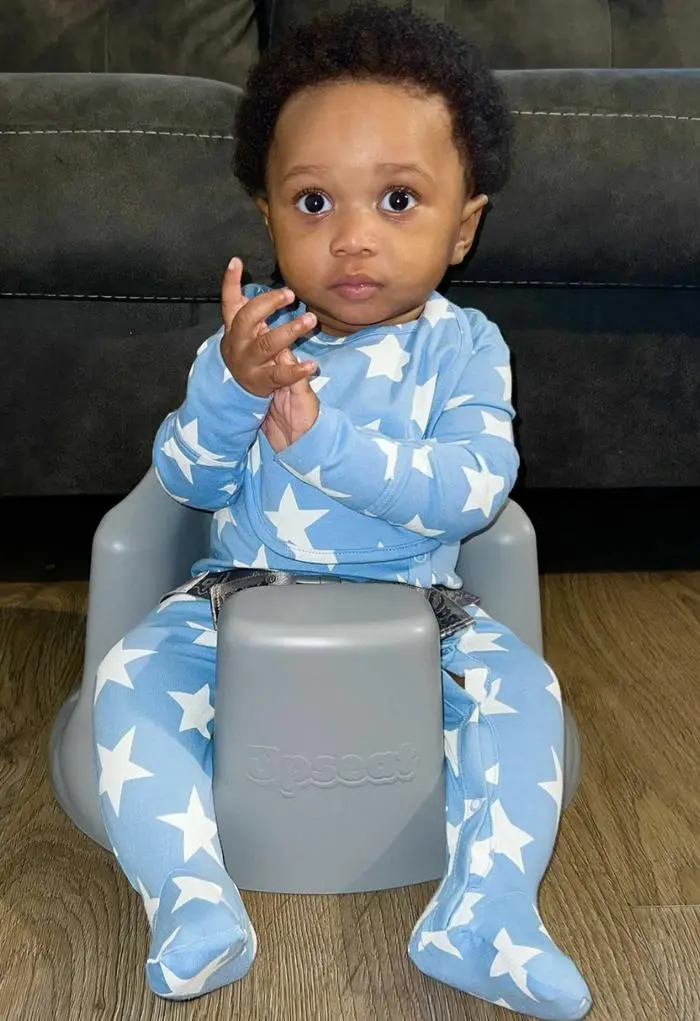 Curtesha Hughes-Manwarren ( raisingfivevibes )