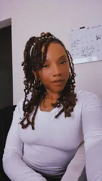 Chyna Baker ( raysofagoddess )