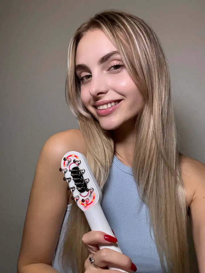 Selena Landar ( selenaberlin )