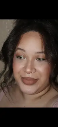 Taylor Barela ( skincareslutt )