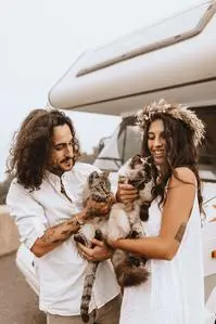 Silvia E Nick ( stracatscamperlife )