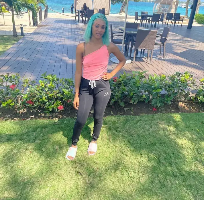 Tavia Harrison ( tavia )