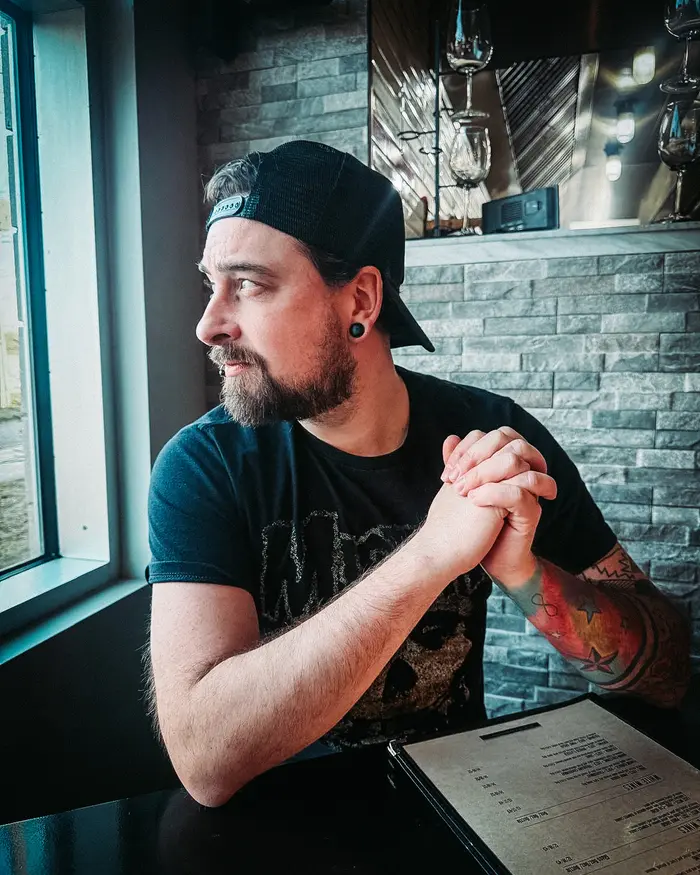 Daniel Jones ( theaspieworld )