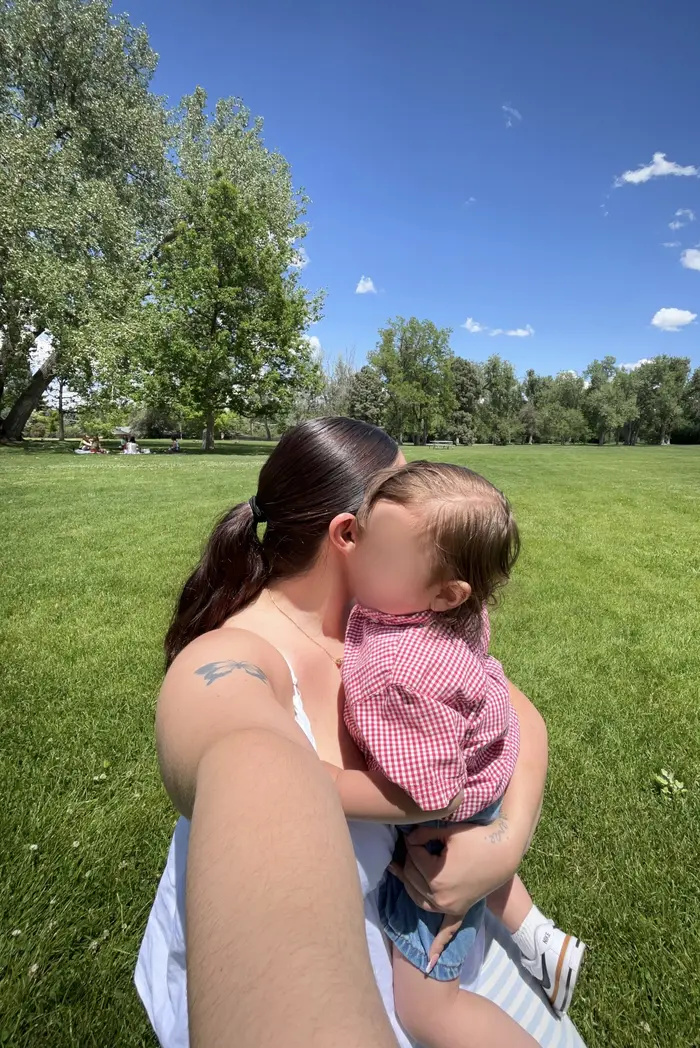 Leah Mcmahon ( themotherhoodddiaries )