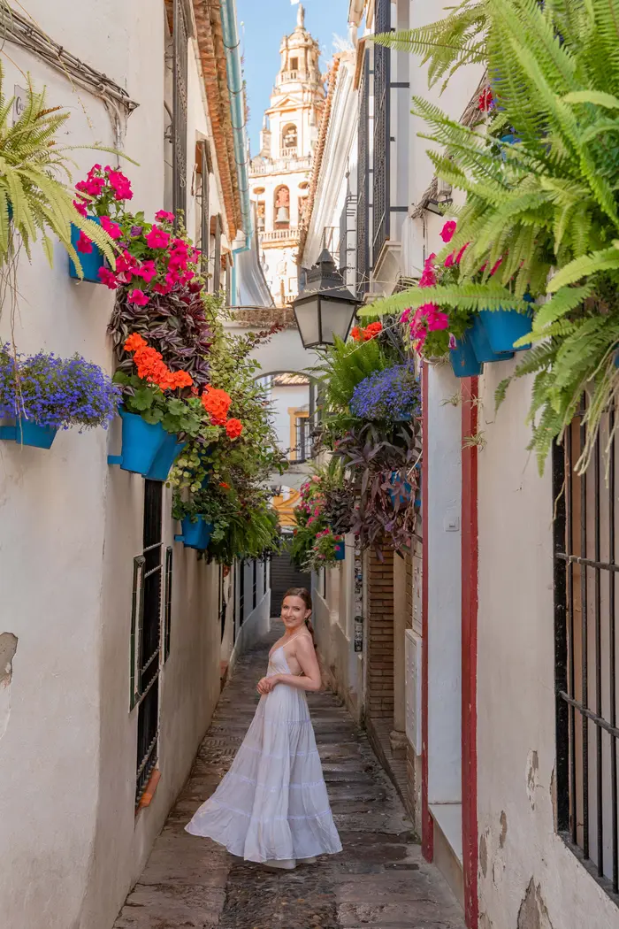 Kerry Ireland ( thepetitewanderer )