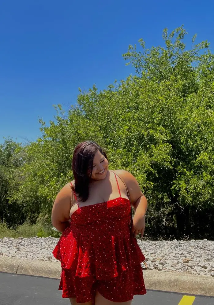 Elizabeth Cruz ( theprettybiggirl )