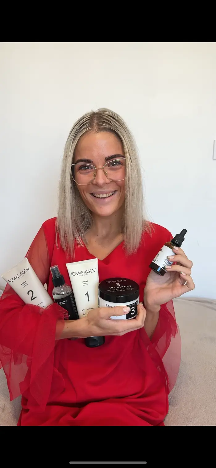 Romana Grešková ( ugcwithromi )