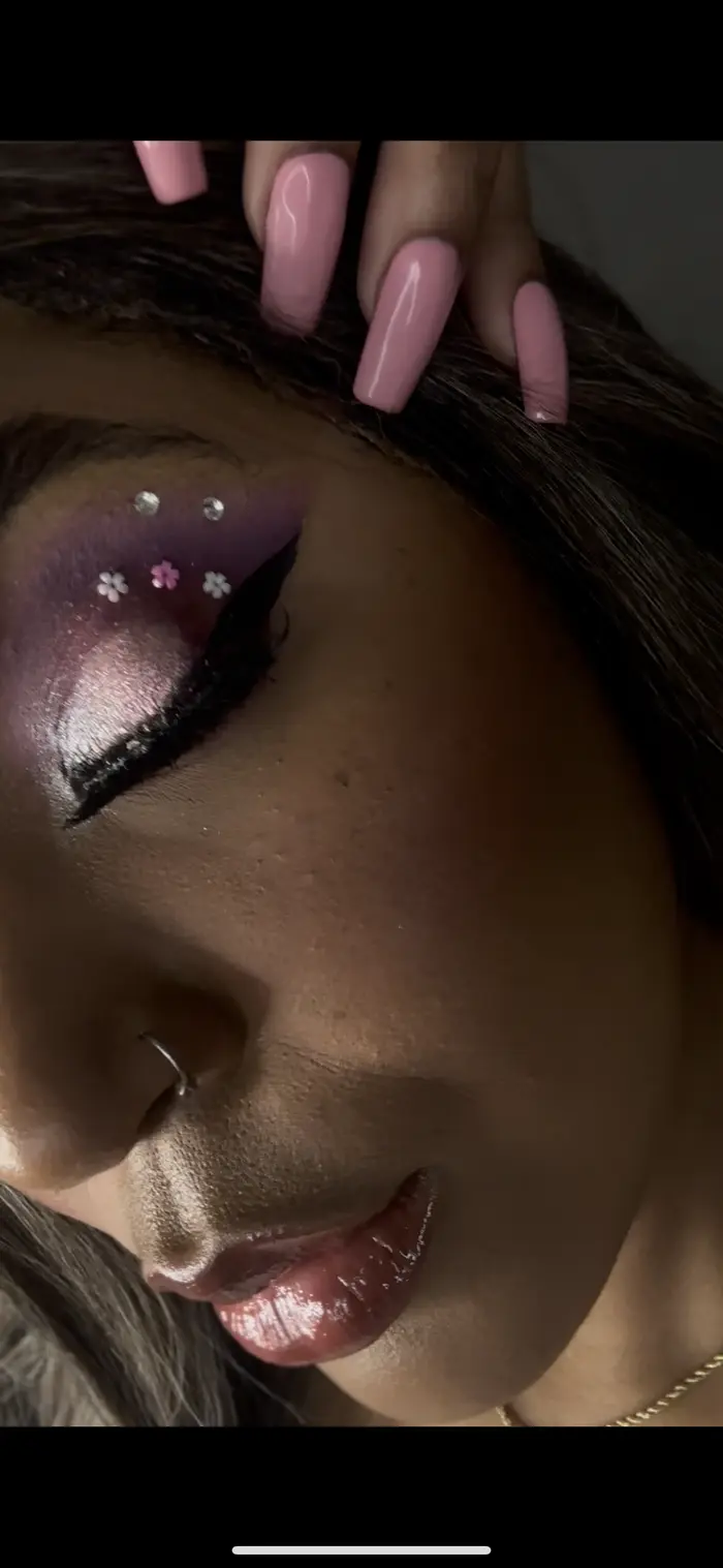 Jojo Johnson ( ulovejojo )