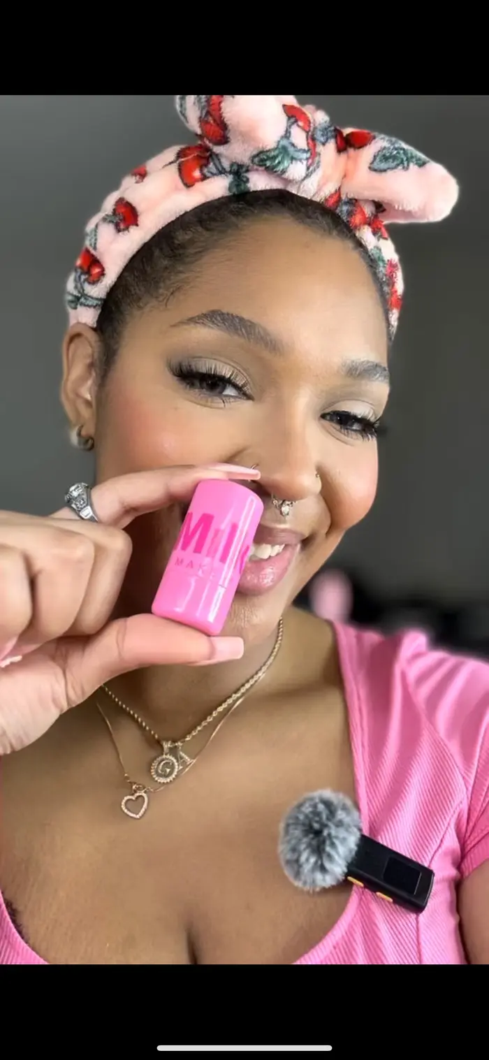 Jojo Johnson ( ulovejojo )