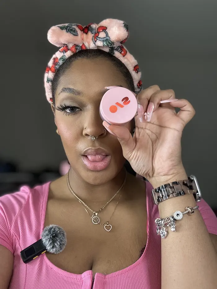 Jojo Johnson ( ulovejojo )
