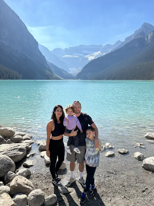 Sarah ( unefamilleaucanada )