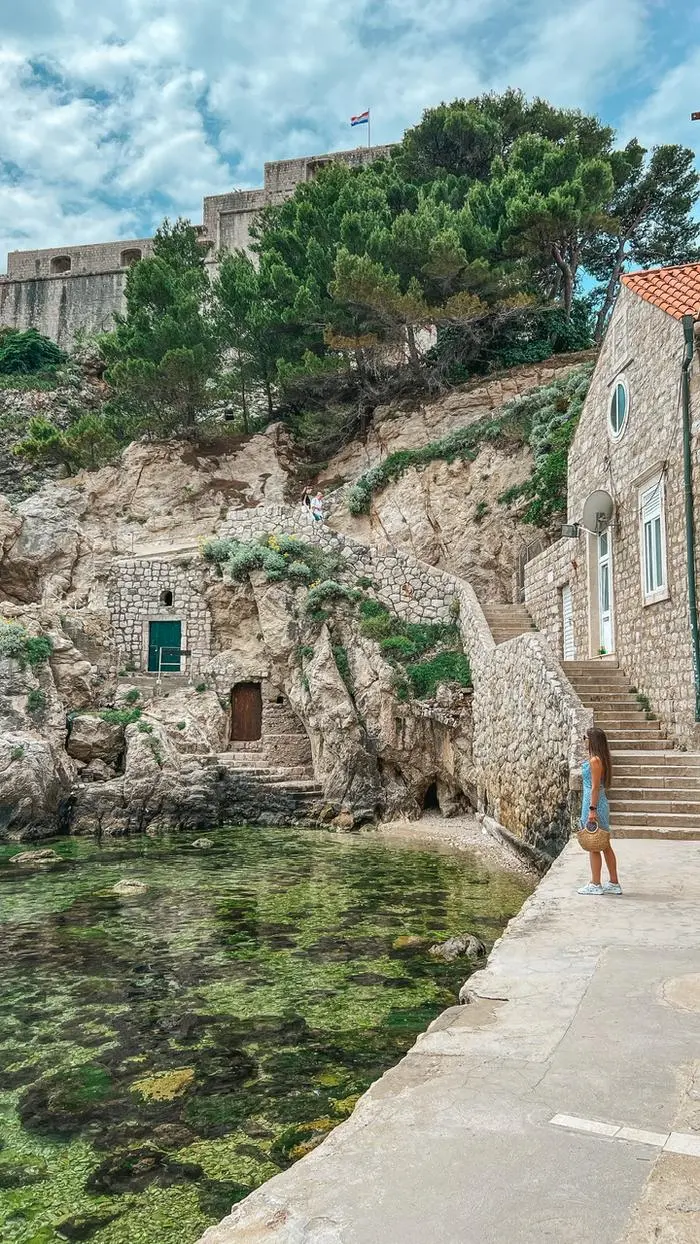 Henriett Várhegyi ( vhtravelwithme )