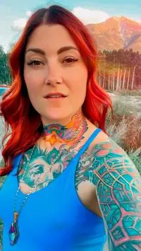 Veronique Wiebe ( vonvibrance )