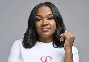Whitney Owens ( whitneyunique )